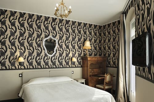 Hôtel de l'Abeille Orléans, Room