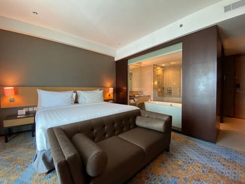 JS Luwansa Hotel and Convention Center, Room