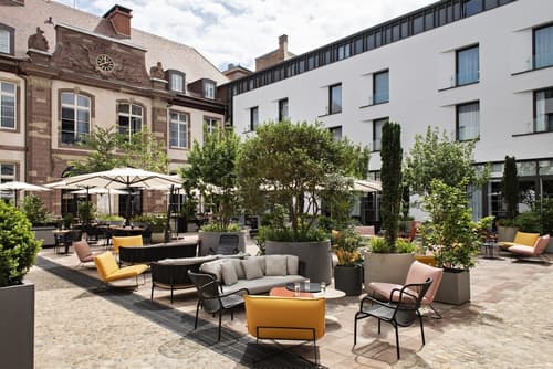 Hôtel LÉONOR the place to live, Exterior