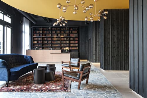 Hôtel LÉONOR the place to live, Reception