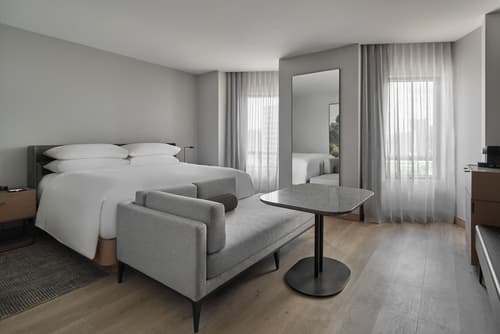 Courtyard By Marriott Melbourne Flagstaff Gardens, Room