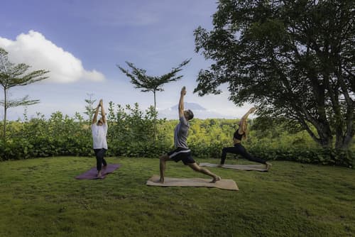 Maua Nusa Penida, Yoga