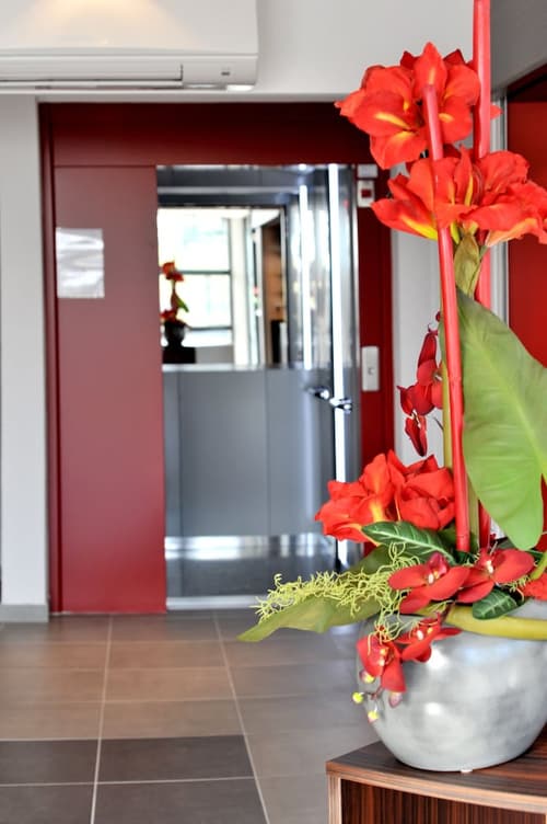 Hôtel Pont Rouge, Carcassonne, Interior entrance