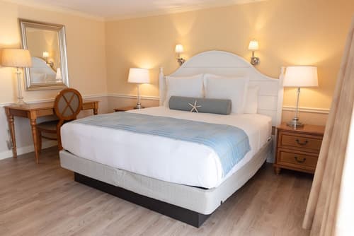 Anchor In Distinctive Waterfront Lodging, Room