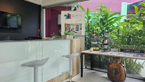 Quint's Travelers Inn, Reception