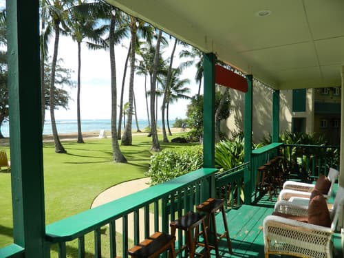 Hotel Coral Reef, Interior entrance