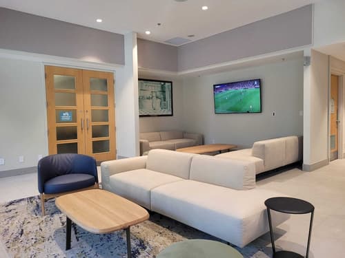 YWCA Hotel, Lobby lounge