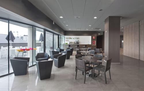 Hotel Hola Tafalla, Cafe