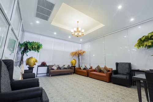 Three Seasons Bangkok, Lobby