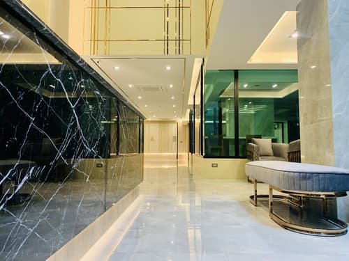 Thana Wisut Hotel, Reception