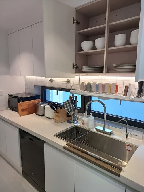 318 Stay, Primary image