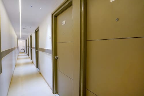 Fabexpress New Deepak, Lobby