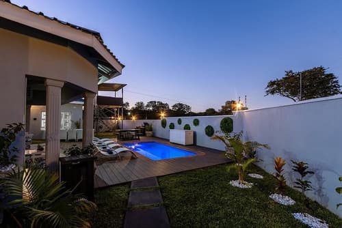 Liam Victoria Falls, Primary image