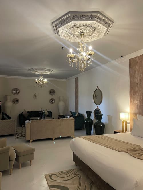 Soir de Marrakech, Room