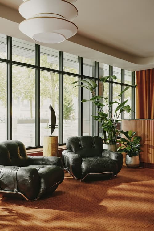 Locke Am Platz Zurich, Reception