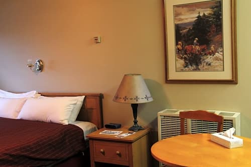 Aspen Village Inn, General view