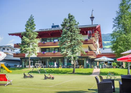 JUFA Hotel Altenmarkt-Zauchensee, 