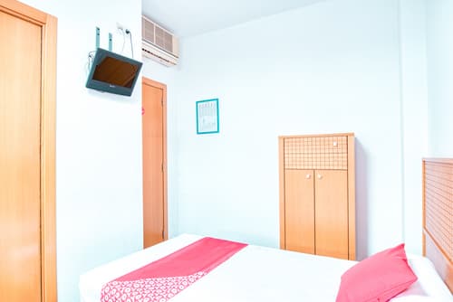 OYO Hostal Nova Picanya, 