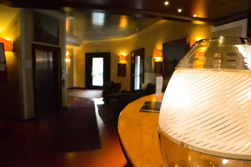 Le Boulevard, Check-in/check-out kiosk