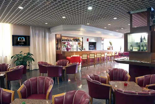 Hotel Maxim, Lobby lounge