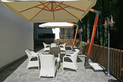 Hotel Les Jumeaux Courmayeur, Outdoor dining