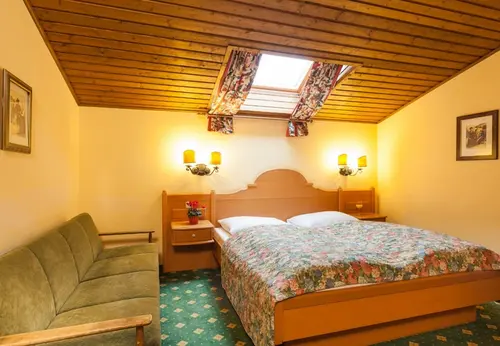 St Georg, Room