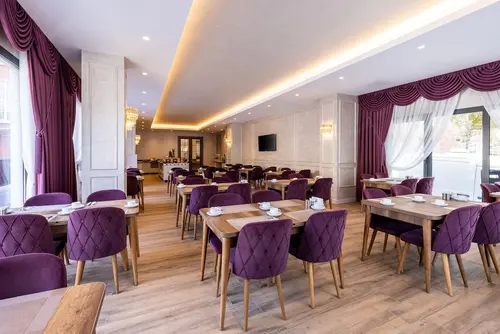 Carina Gold Hotel and Restaurant, Restaurant