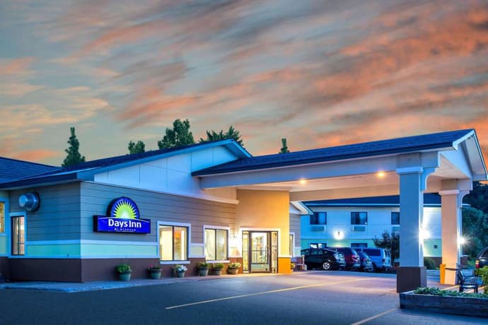 Days Inn by Wyndham Marquette, 