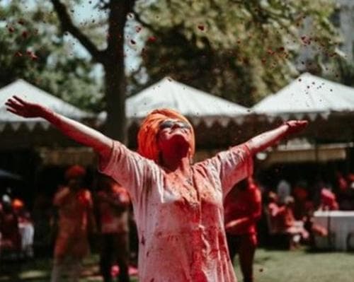 ESCAPE A LA INDIA ESPIRITUAL   CON YOGA Y MEDITACION Y FESTIVAL DE COLORES “HOLI”