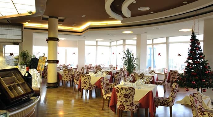 Sky Hotel Tirana 4*, Restaurant