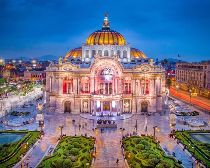 POR LOS CAMINOS DE MÉXICO