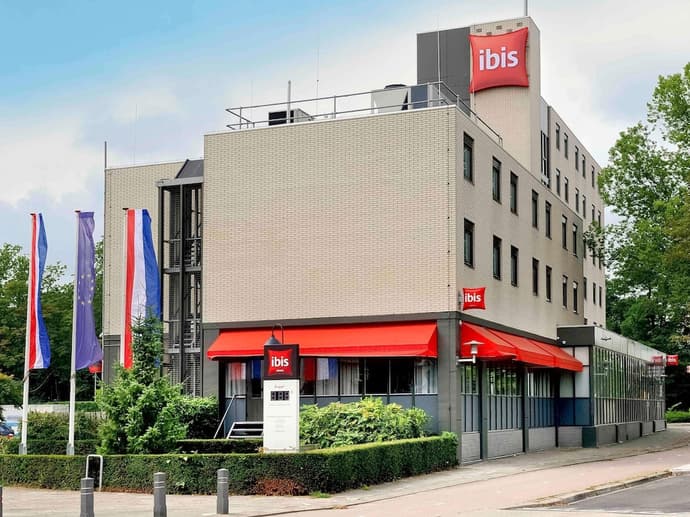ibis Utrecht, Primary image