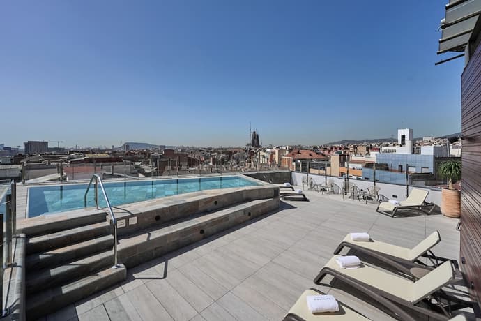 Catalonia Atenas, Primary image