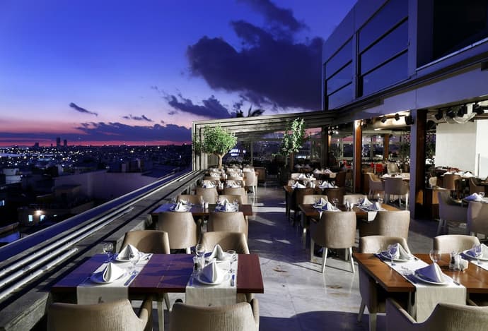 Darkhill Hotel, Primary image