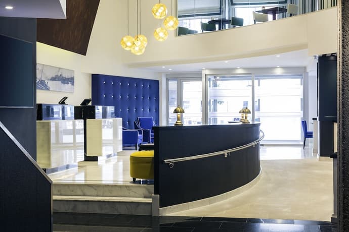 Mercure Bilbao Jardines De Albia, Interior entrance