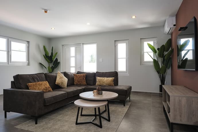 Kaikushi, Primary image