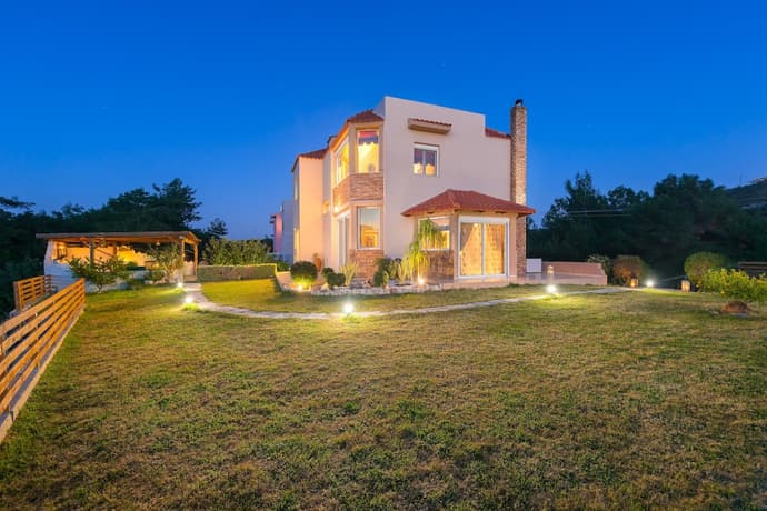 Natura House, Primary image