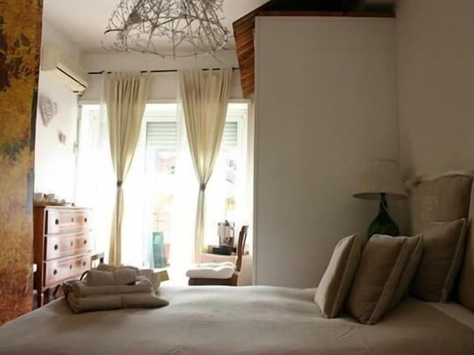 Le Fate Apartments, Primary image