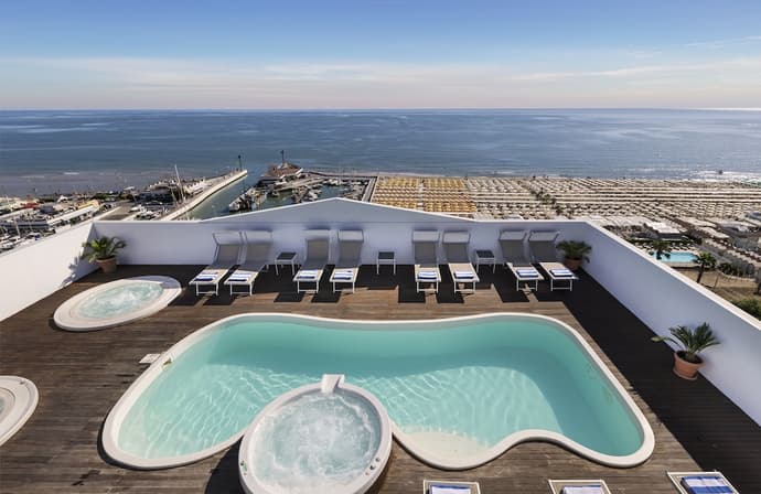 Hotel Nautico, Primary image