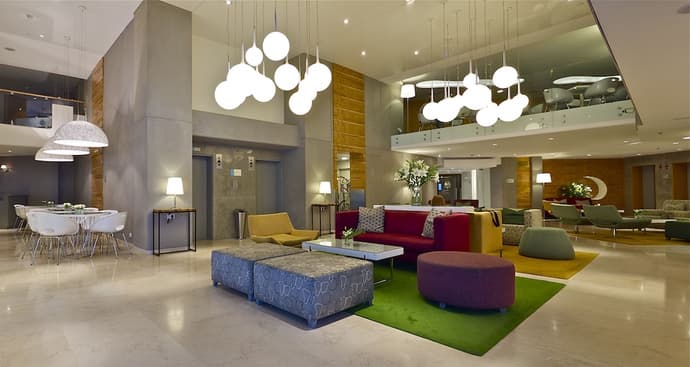 Metropolitan Hotel, Primary image