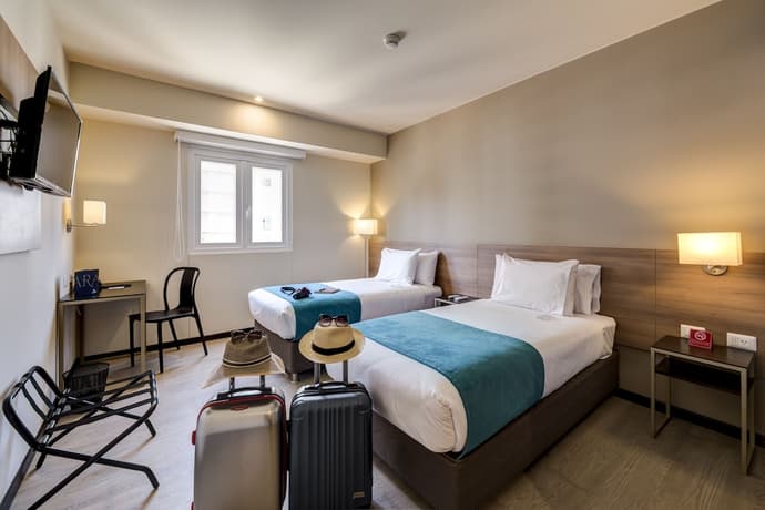 Arawi Miraflores Express, Primary image