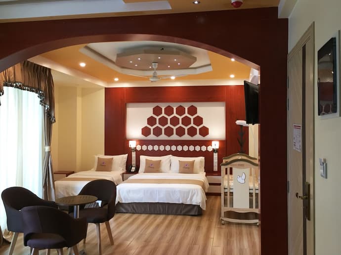 Rosemary Boutique, Primary image