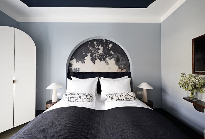 Numa Salzburg Maximilian, Primary image