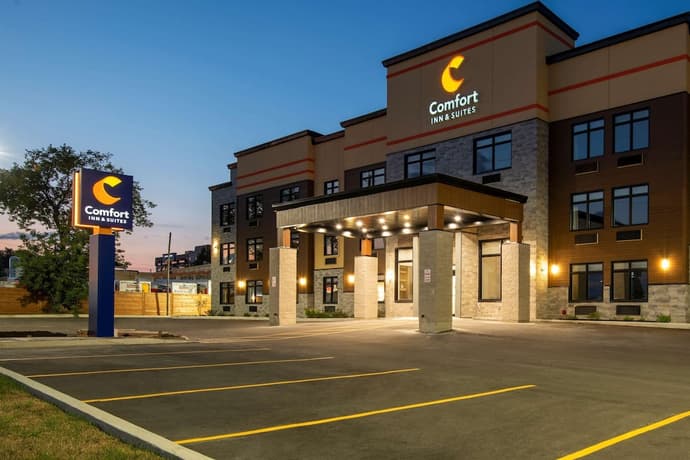 Comfort Inn and Suites, Primary image