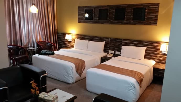 HIG Hotel, Primary image