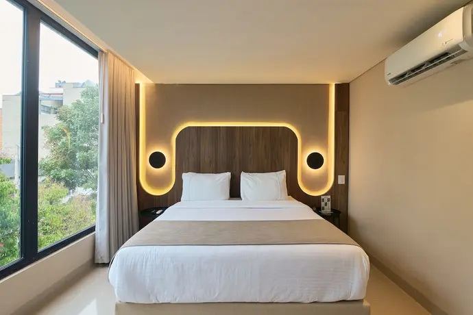 Hotel Lincoln, Primary image